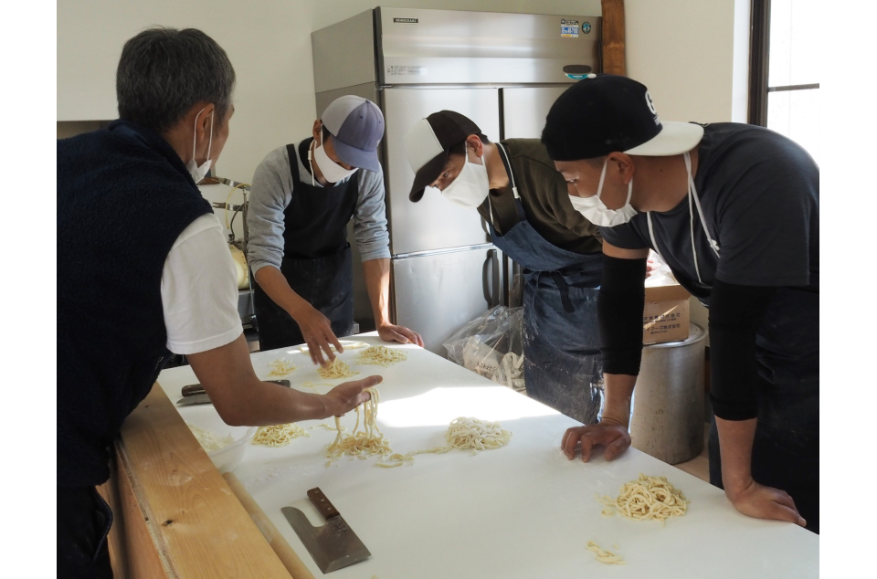 佐野らーめん予備校でラーメン作りを基礎から学ぶ写真画像