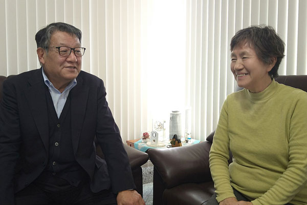 金井電気工事株式会社の金井雅春氏と妻で総務部長の金井由美子氏