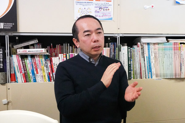 「毛細血管による新しい指標の研究に取り組む」と語る武野社長