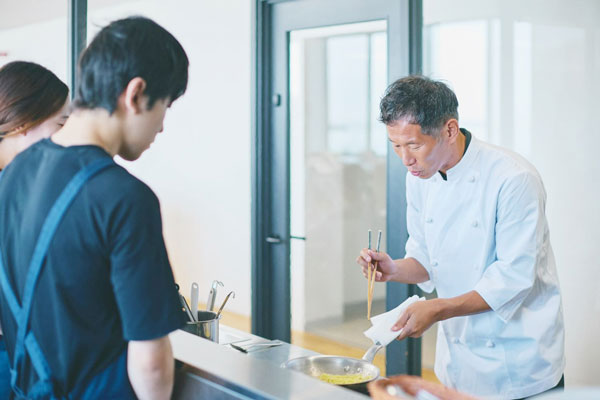 取引先店舗などを対象に生パスタ講習会を実施