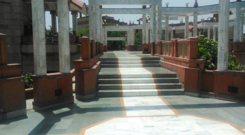 石床にGAINAを施工したインドの寺院